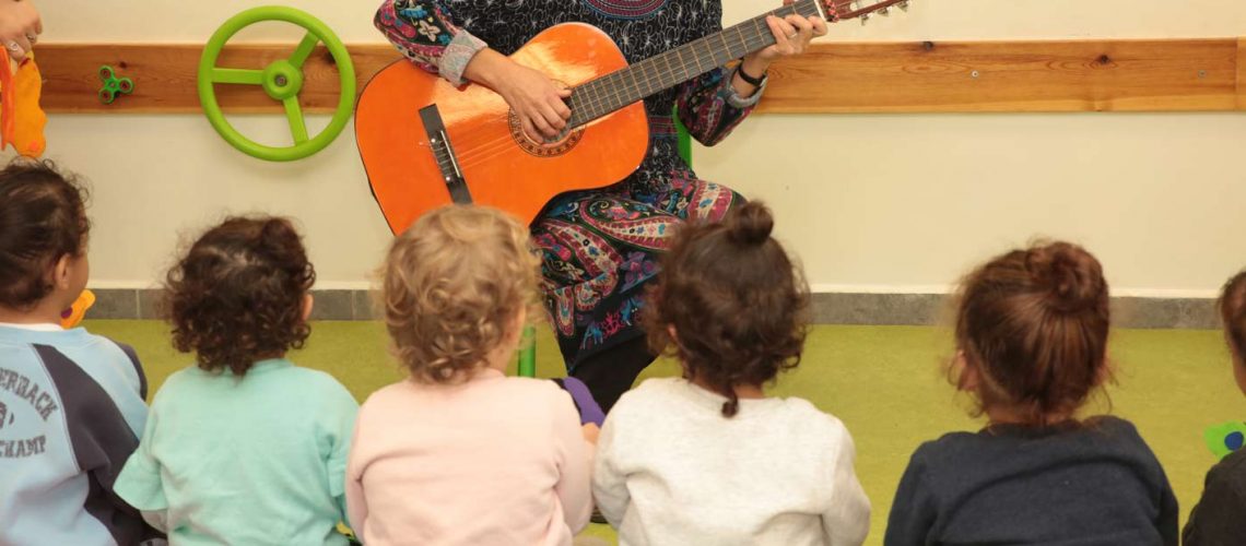 children-guitar